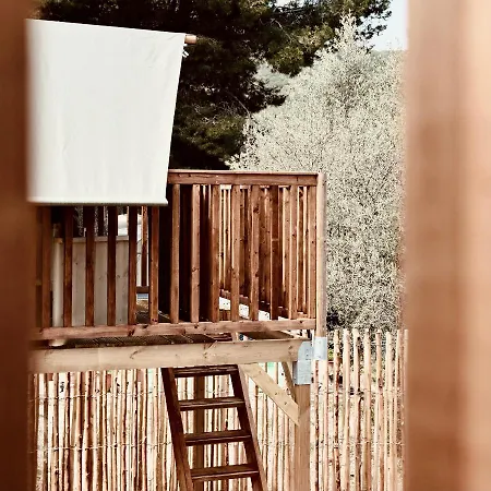אתר קמפינג Holacamp Garrofer
