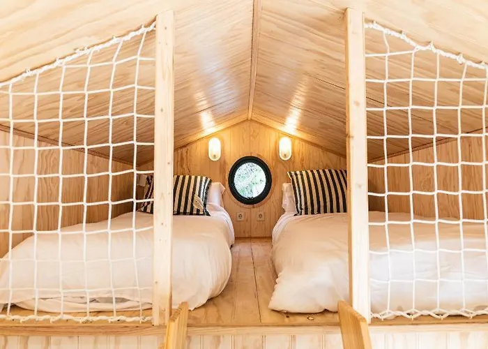 Holacamp Garrofer Kamp alanı Sitges