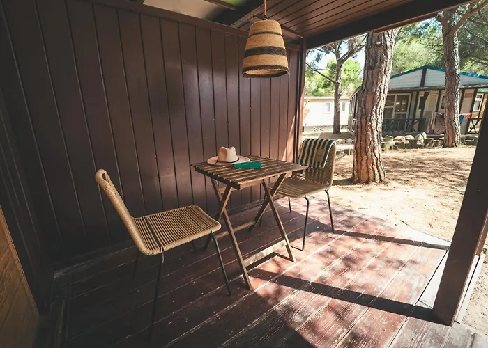 Holacamp Garrofer Kamp alanı Sitges