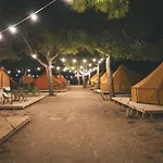 Holacamp Garrofer 2*