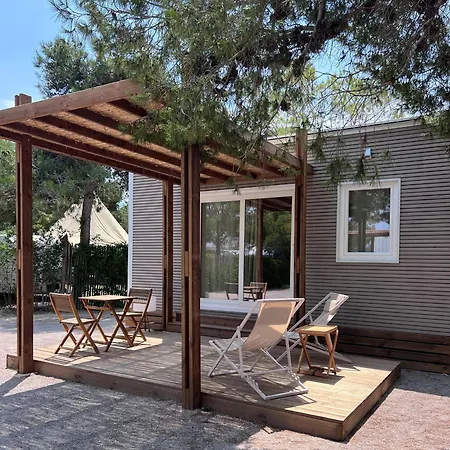 مكان تخييم Holacamp Garrofer 2*