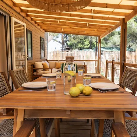 Κάμπινγκ Holacamp Garrofer