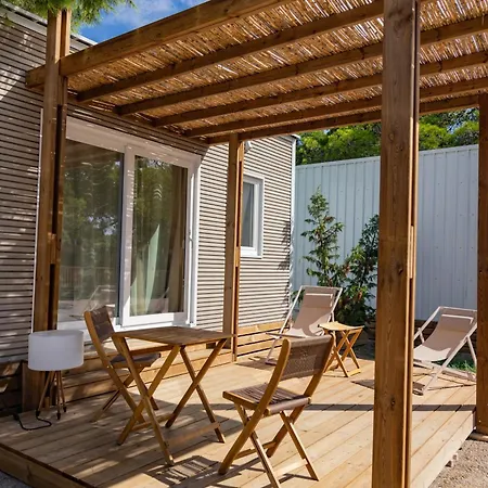 مكان تخييم Holacamp Garrofer سيدجيس