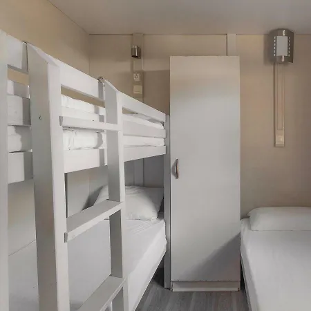 Holacamp Garrofer مكان تخييم سيدجيس