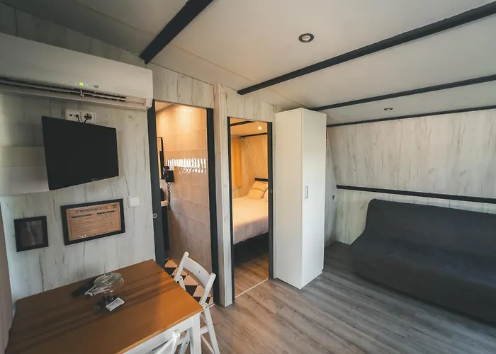 Kemp Holacamp Garrofer 2*