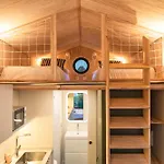 مكان تخييم Holacamp Garrofer