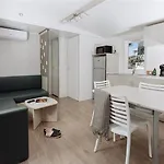 Holacamp Garrofer مكان تخييم 2*