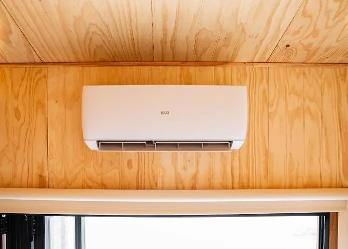 Holacamp Garrofer 2*